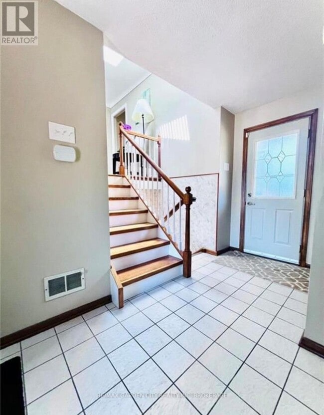 Building Photo - 73 Lakeshore Rd