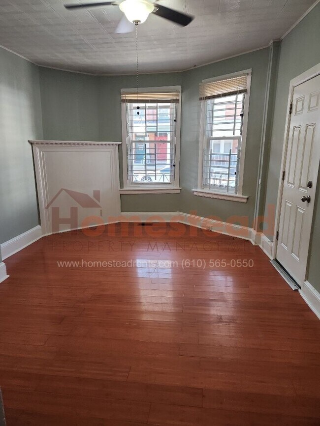 Foto del edificio - 132 Hansberry St