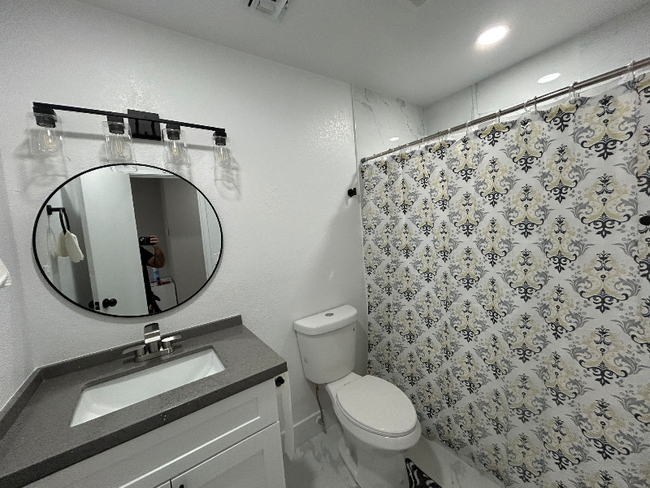 Building Photo - 4321 Mott Cir