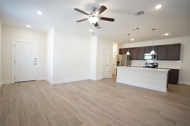 Foto del edificio - 648 Parkline Dr