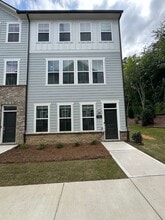 Building Photo - 5016 Rill Ct