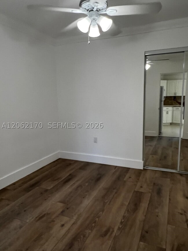 Building Photo - 1100 SW 126th Pl