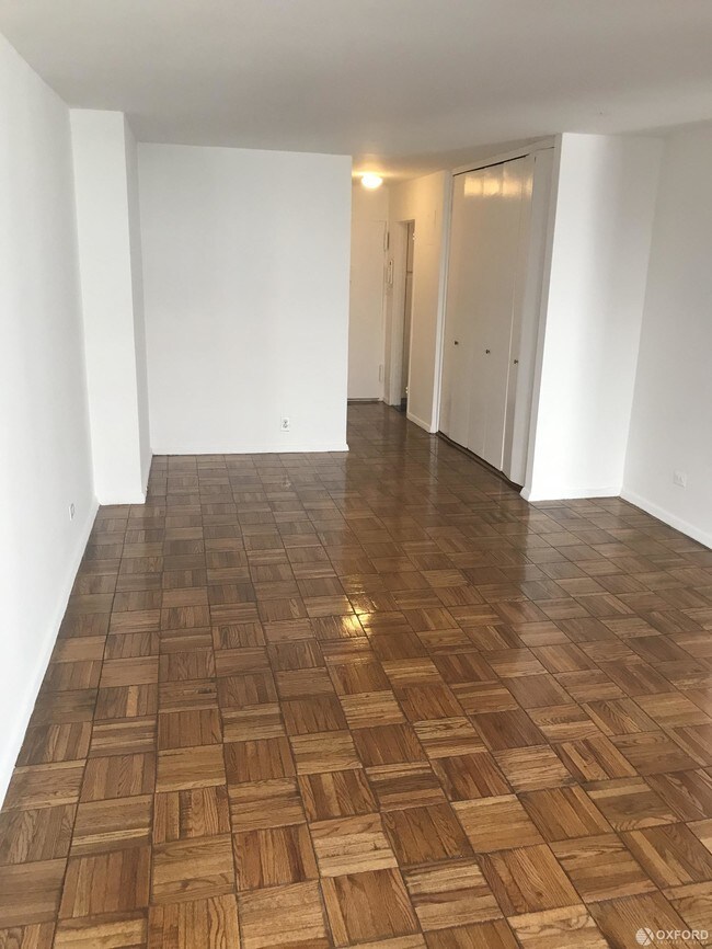 Building Photo - East 86th Street