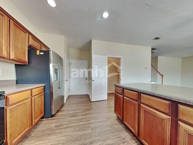 Foto del edificio - 256 Neal Ave