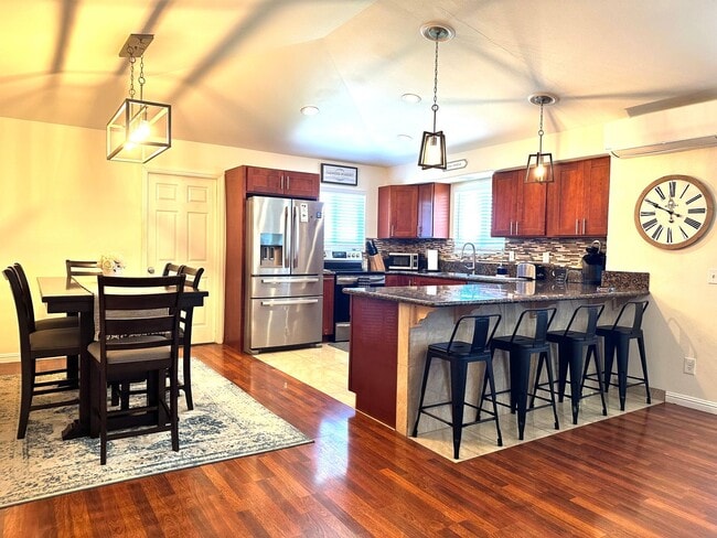 Building Photo - Spacious Kahului Home