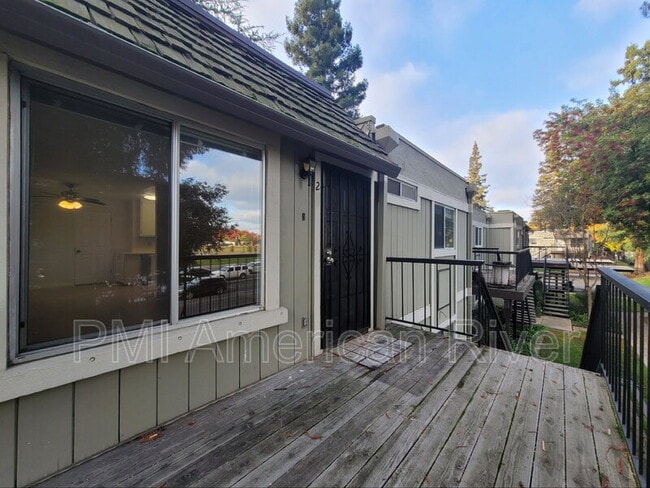 Foto del edificio - 102 Luna Grande Cir