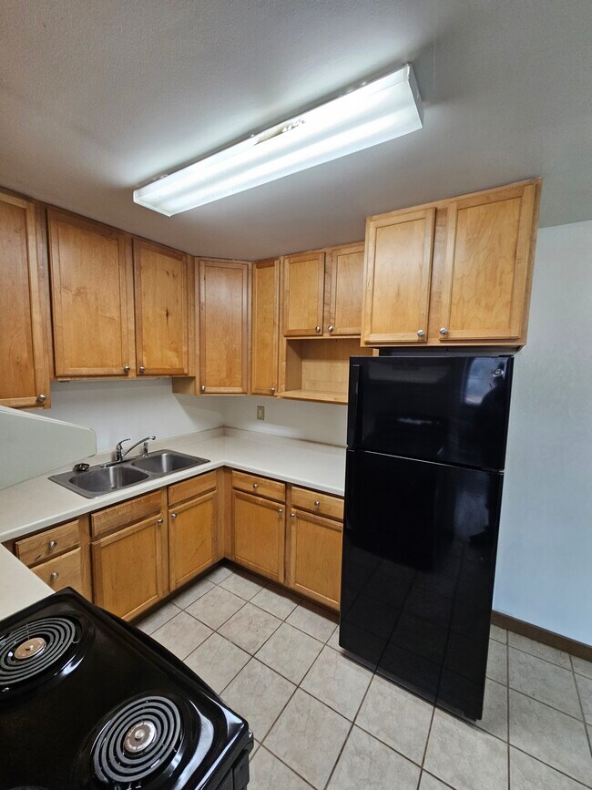 Building Photo - 1709 La Crescent St