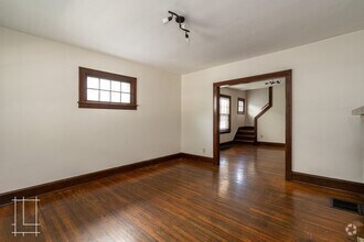 Building Photo - 1448 Summit St