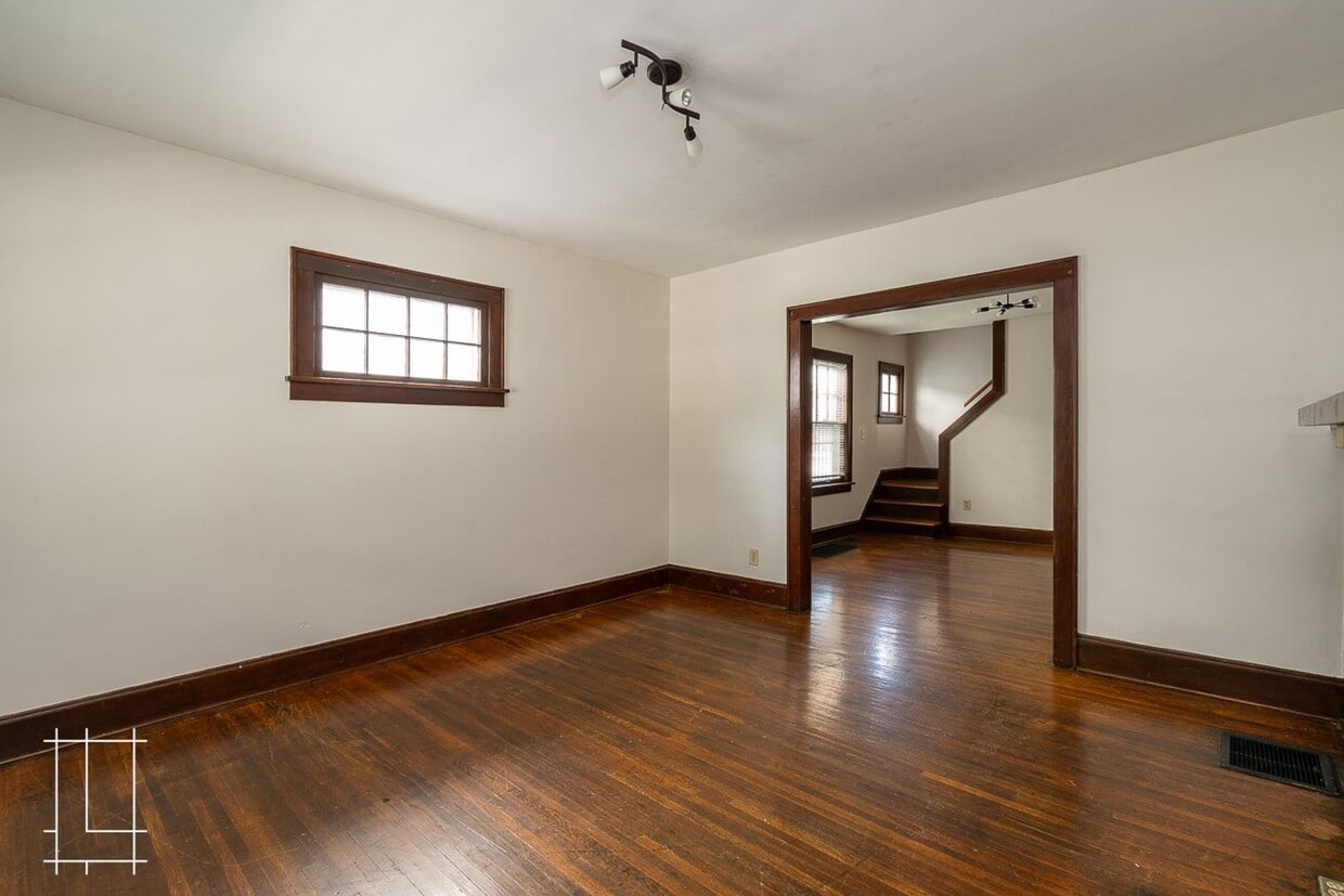 Primary Photo - 1448-1450 Summit St.