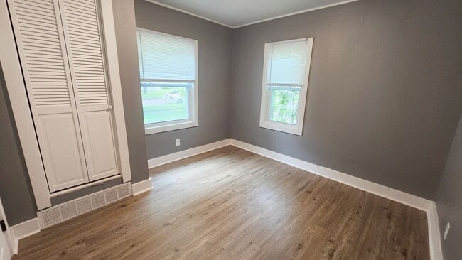 Building Photo - Cozy & Modern 2-Bedroom Home in the Heart ...