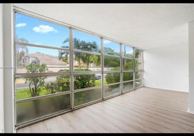 Foto del edificio - 2001 Atlantic Shores Blvd