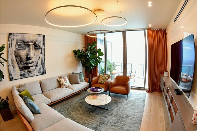 Foto del edificio - 15701 Collins Ave
