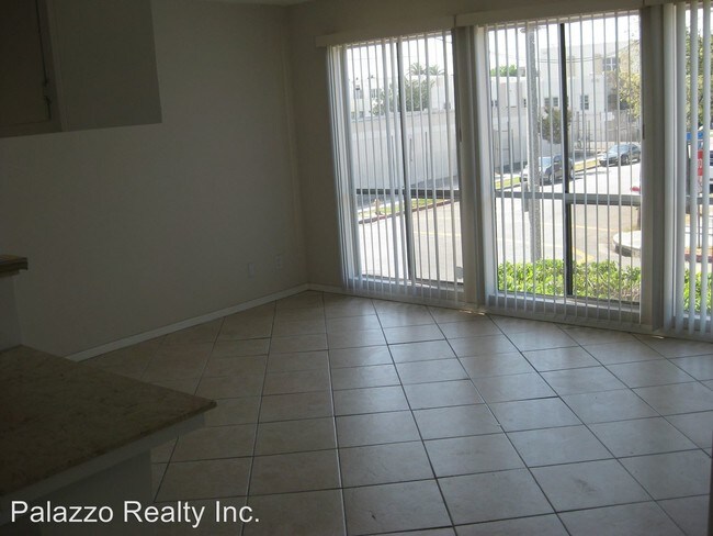 Foto del edificio - 3637 E 8th St