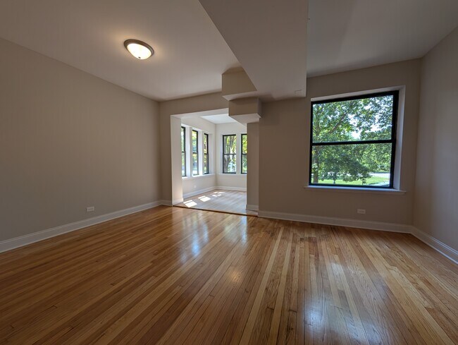 Foto del edificio - 2323 N Kedzie Blvd