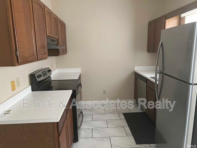 Foto del edificio - 6141 Loch Laural Ln