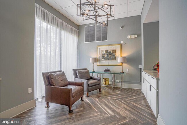 Foto del edificio - 5300 Holmes Ln