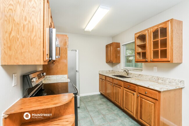 Building Photo - 6762 Patrick Henry Ln