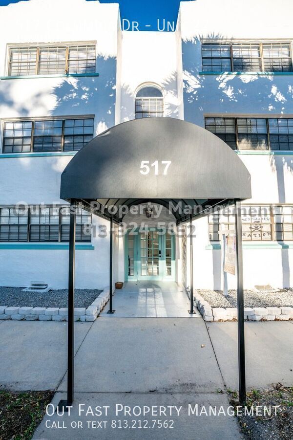 Building Photo - 517 Columbia Dr