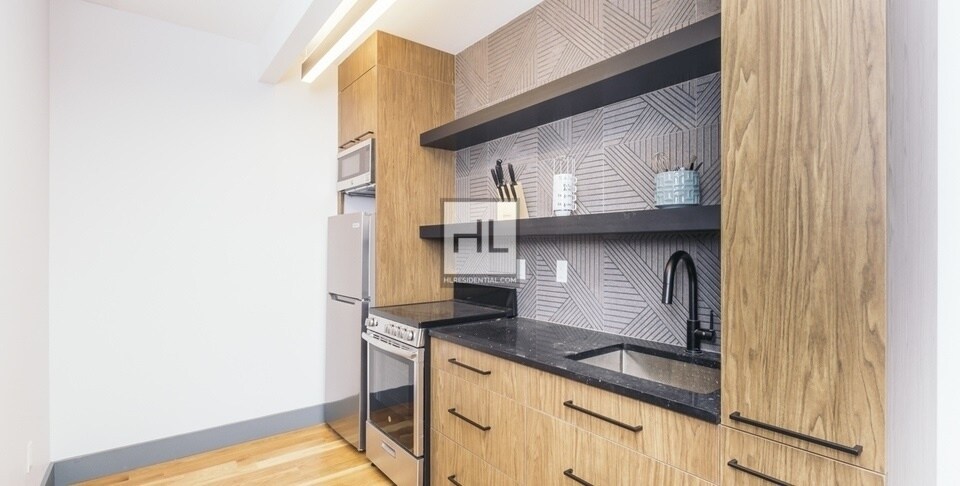 Primary Photo - 376 BEDFORD AVENUE 2B