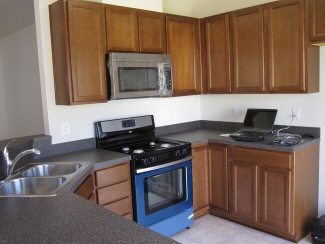 Building Photo - 1138 Kingston Grove Dr