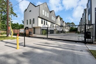 Building Photo - 5302 Kindred Gdn Ln