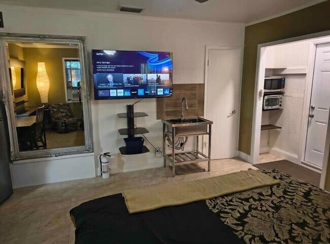 Foto del edificio - 5741 SW 24th Ave