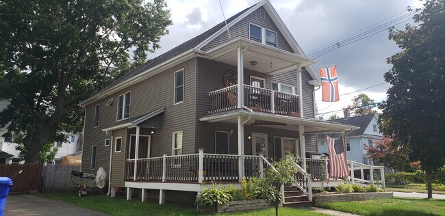 Delantero izquierdo - 87 Woodlawn St