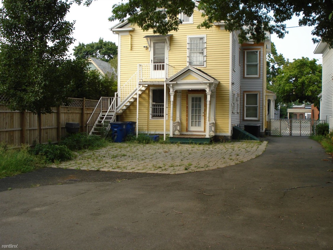 Primary Photo - 442 George St