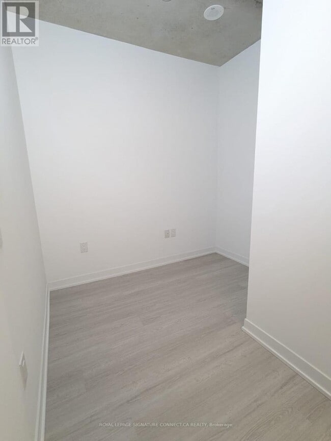 Building Photo - 195 McCaul St