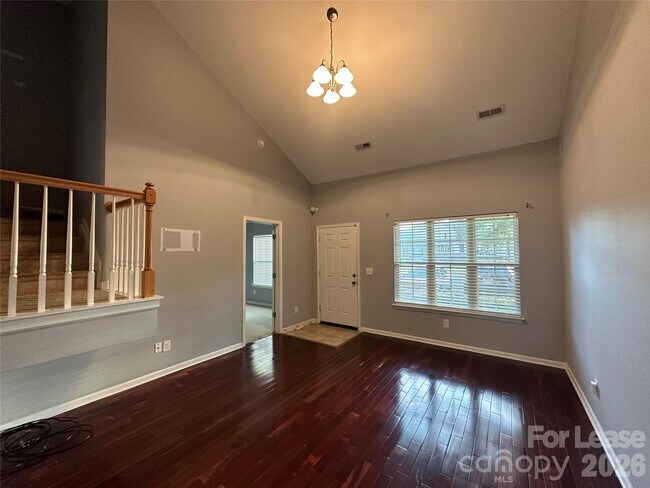 Foto del edificio - 11142 Derryrush Ave