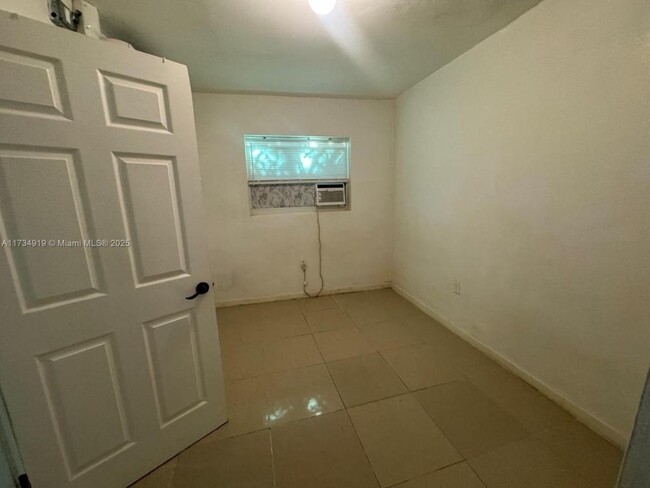 Foto del edificio - 2 bedroom in Miami FL 33127