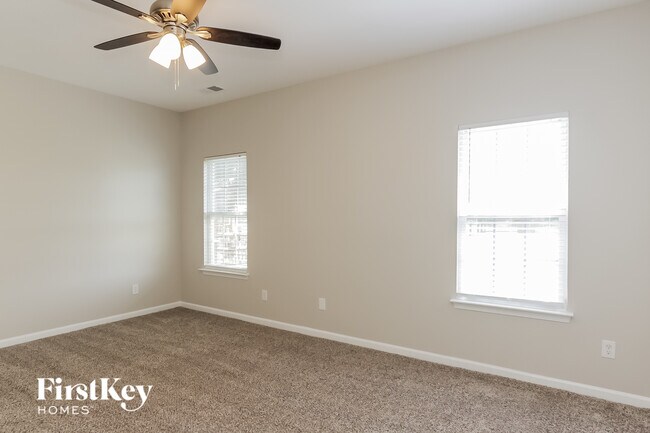 Building Photo - 7860 Cotswold Ct