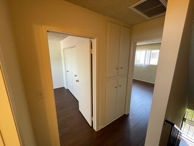 Building Photo - 25830 Viana Ave