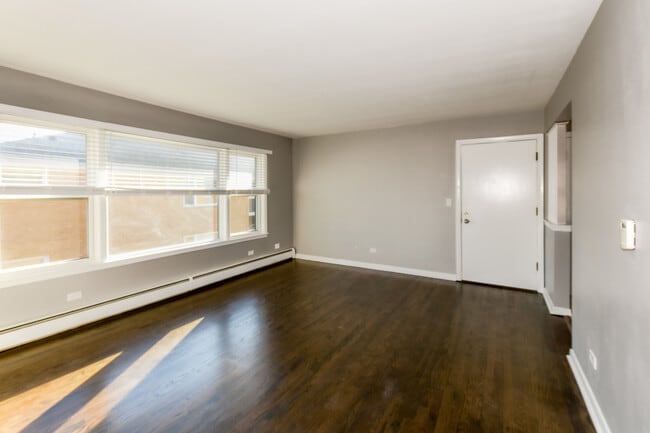 Foto del edificio - 6925 N Rosemary Ln