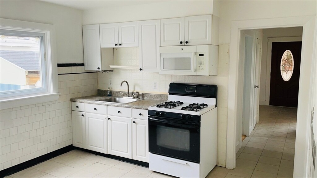 Foto principal - 6 Meacham St