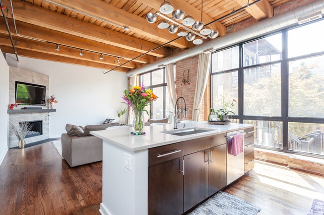 Foto del edificio - 1750 N Wolcott Ave