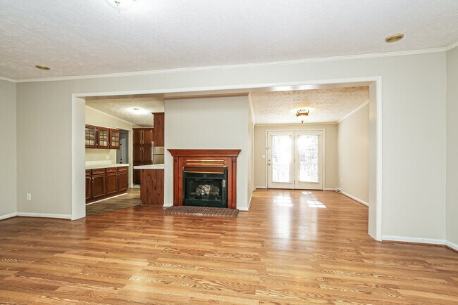 Building Photo - 5900 Holder Rd