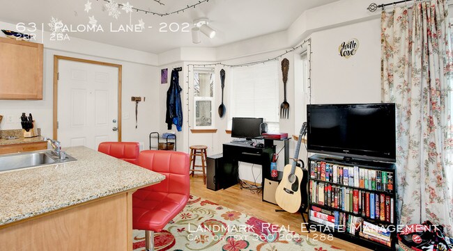 Foto del edificio - 631 Paloma Ln