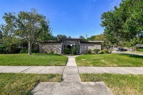 Foto del edificio - 5502 Dumfries Dr