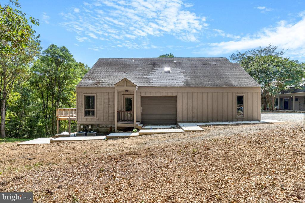 Primary Photo - 22036 Oatlands Rd