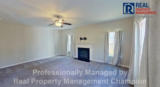 Building Photo - 1003 Marston Dr