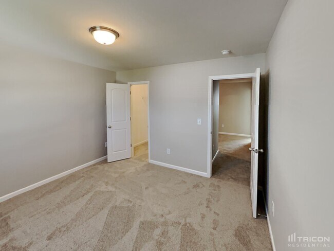 Foto del edificio - 3418 Anita Glen Dr