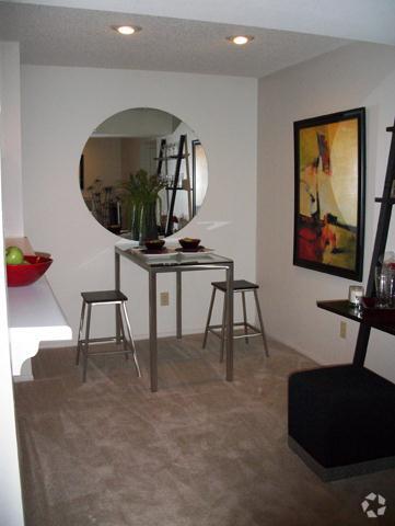 Comedor - Falcon Point Apartments