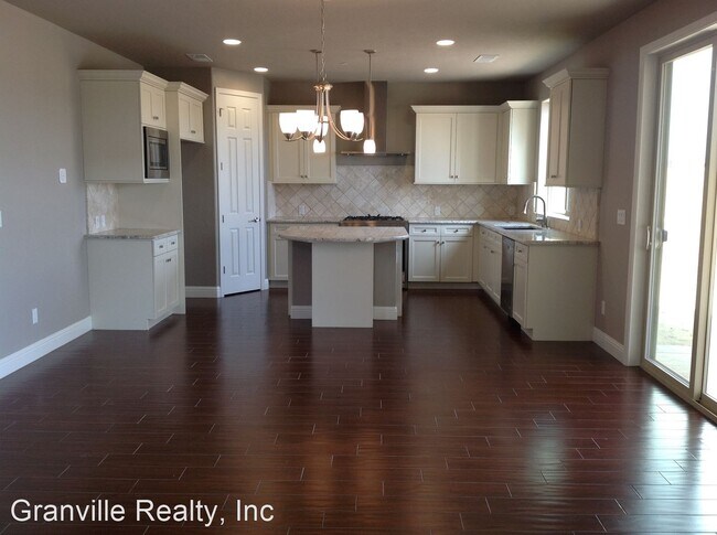 Foto del edificio - 4 br, 3 bath House - 1639 E. Autumn Sage