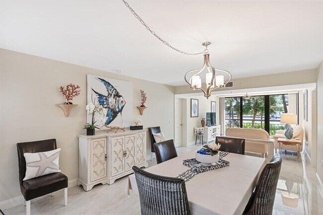 Building Photo - 2101 Marina Isle Way