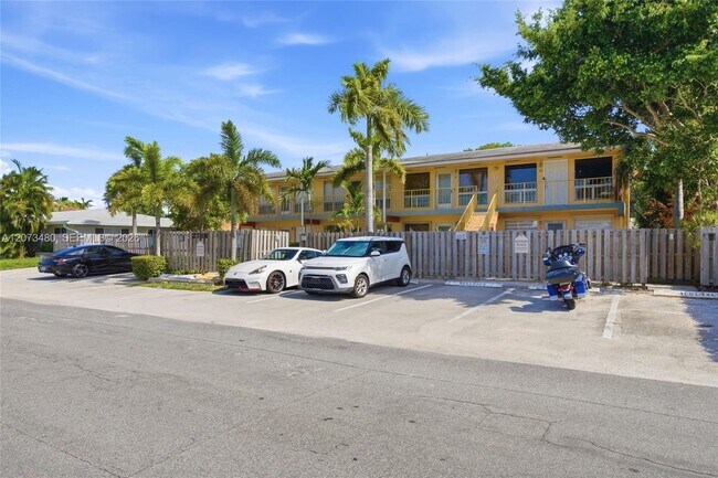 Foto del edificio - 2716 NE 30th Pl