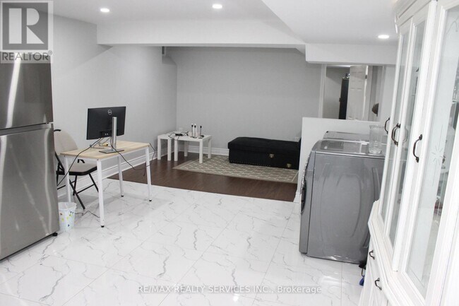 Photo du bâtiment - BSMT-21 JACKSONVILLE DRIVE