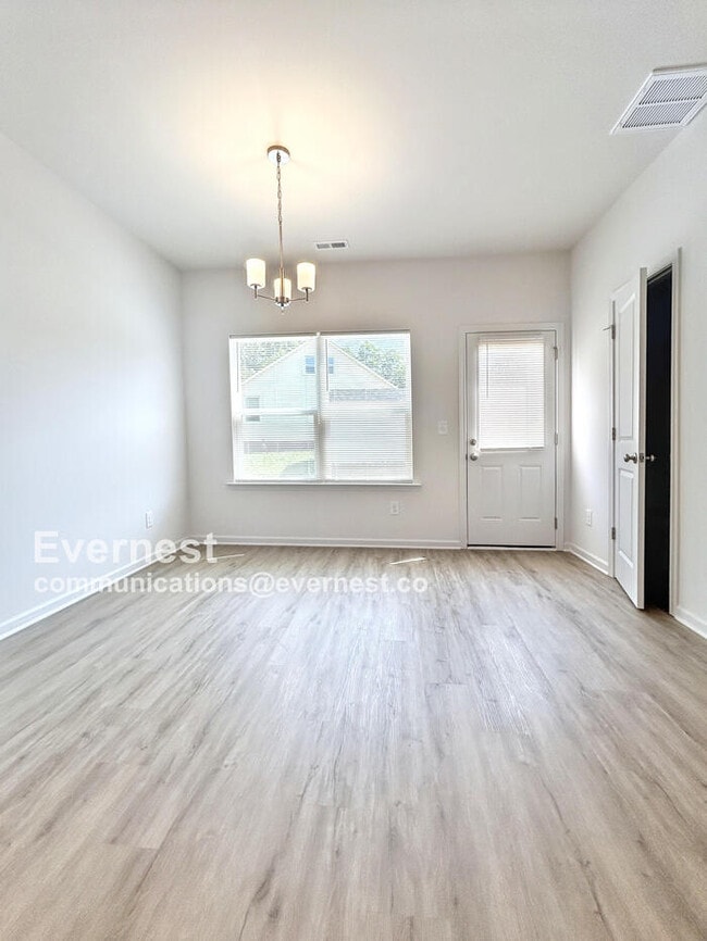 Building Photo - 628 NC-161