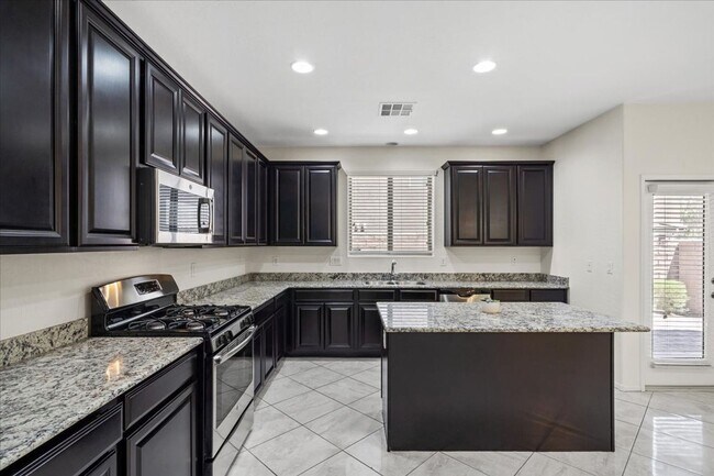 Foto del edificio - Gorgeous 3 Bed 2.5 Bath Home with Modern Feel