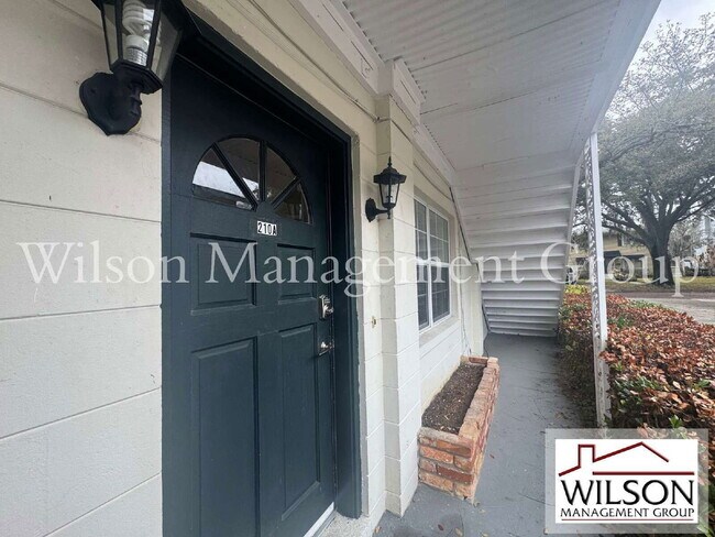 Foto del edificio - 210 E Yale St